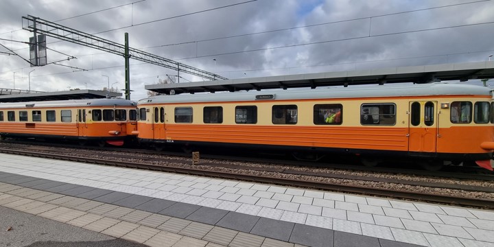 Följ med oss på en tur med rälsbuss mellan Älmhult-Olofström